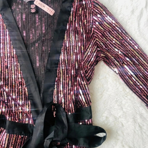 V.S sequins Robe - Picture 4 of 7